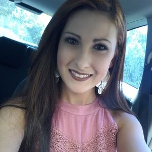 Meet your Posher, Alana